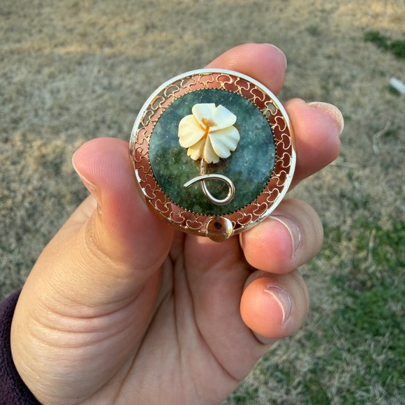 Jewelry - VINTAGE 12K GF Genuine Jade Green GemStone Flower Brooch